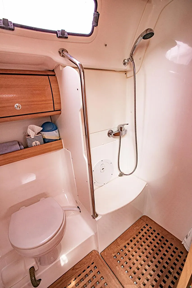 Innenansicht-8 Bavaria 42